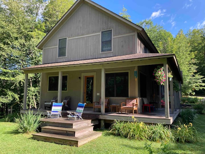 Charming Brookside Artisan Home Houses for Rent in Shelburne Falls