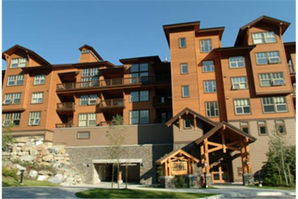 1000 Peaks Lodge - Summer