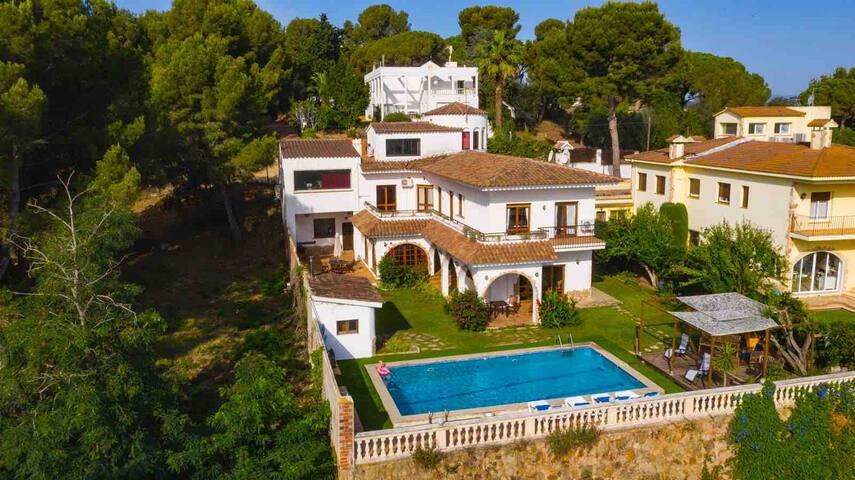 Villa Allyson # Pool, Views & Quiet Location gallery image 2