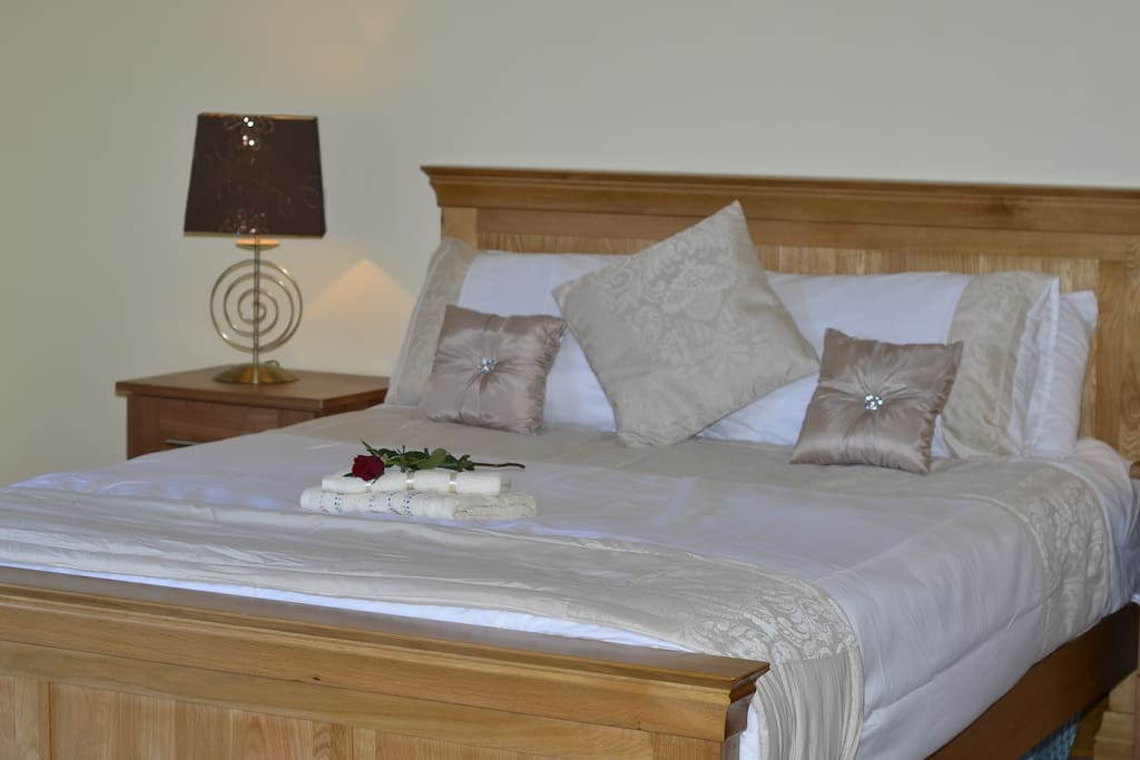 KING SIZE BED INISH SUITE