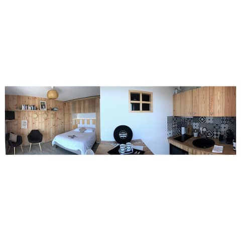 Popular Airbnb listing: Waterfront Wooden Cabin #1 (2-Person Studio) in Gujan Mestras