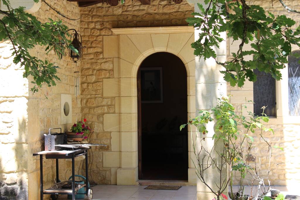 le patio d'entrée