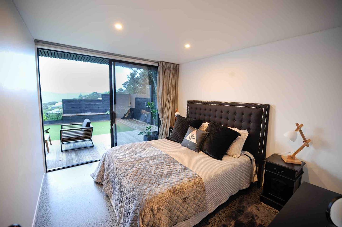 Muriwai Cliffs
Luxury Retreat 2