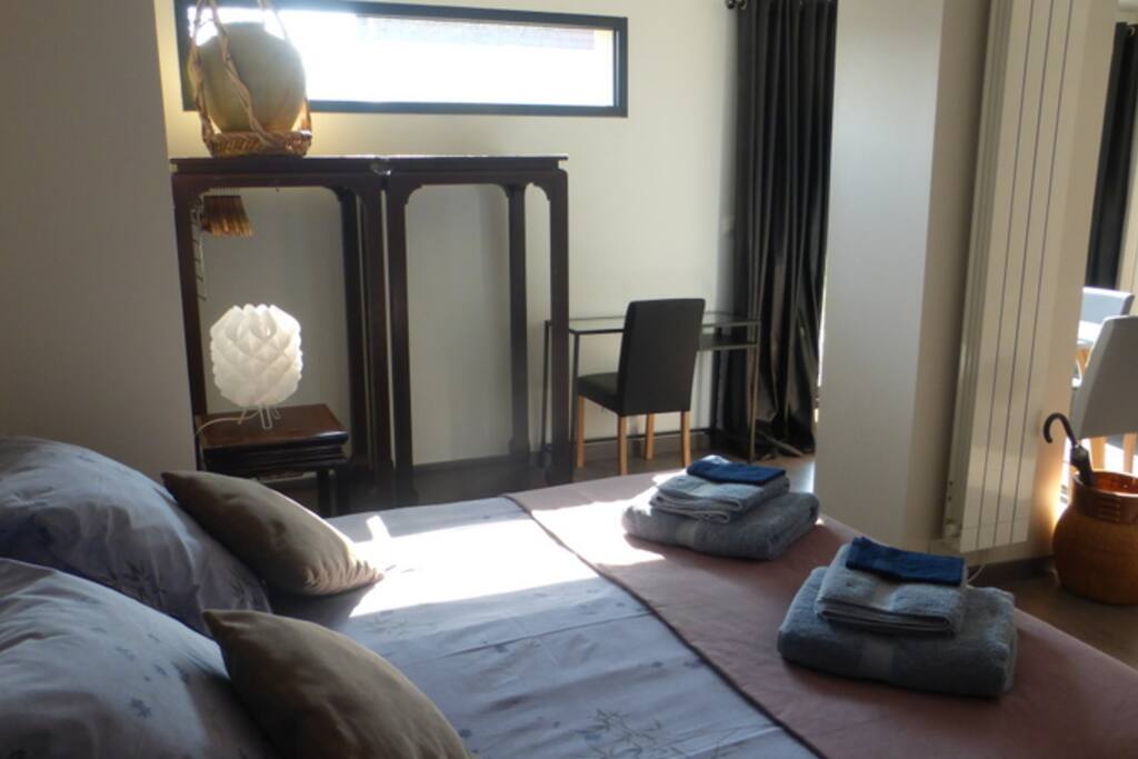Lit grand confort en 160 de large - Draps et Serviettes fournis