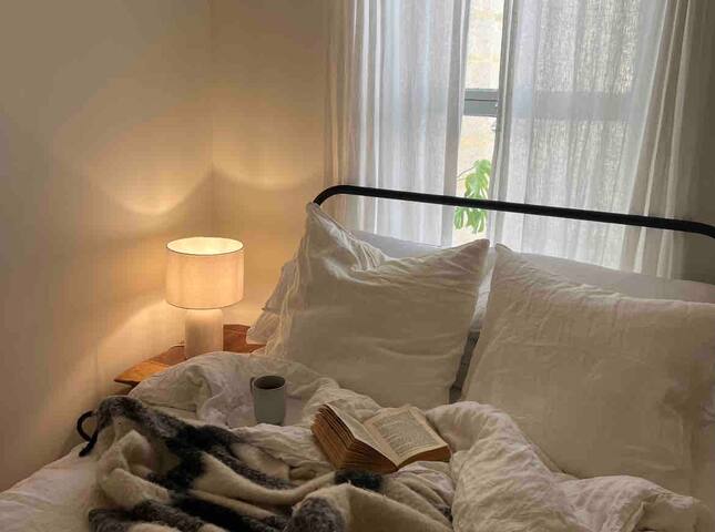 Artist Designed, Cosy Coastal Holiday Home gallery image 2