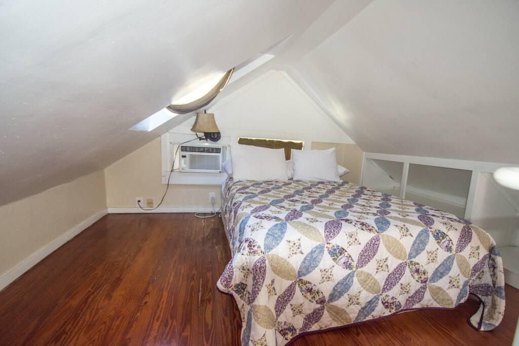 Duval Cabin: Loft