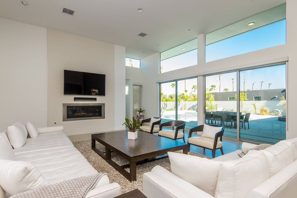 Luxurious Living Room with Walls of Glass