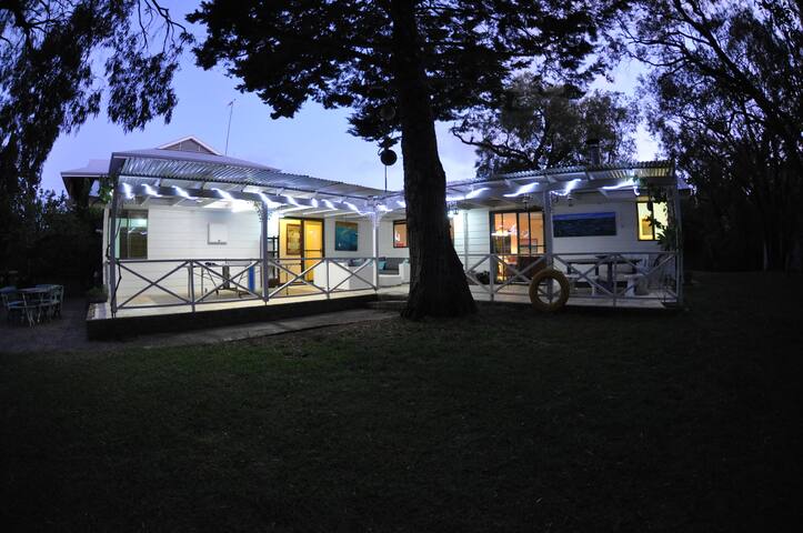 Dunsborough Beach Cottage Quindalup Beach Front gallery image 2