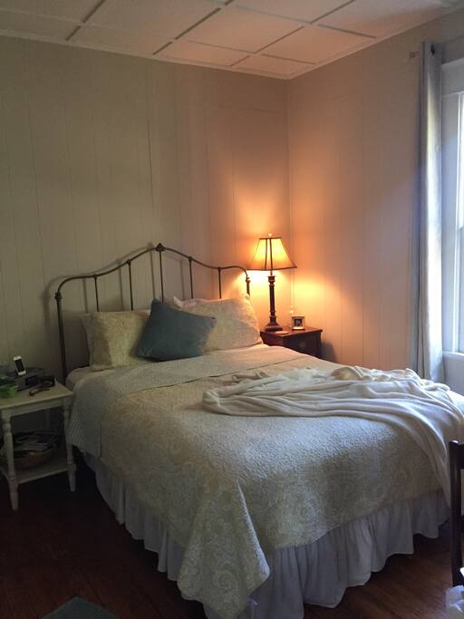Queen bed