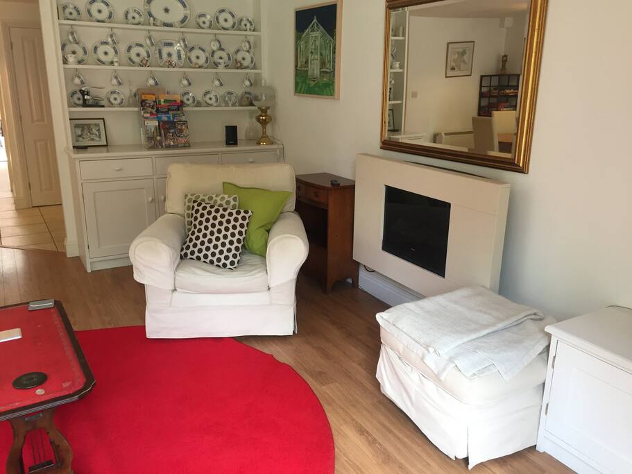 Large lounge with ample seating
