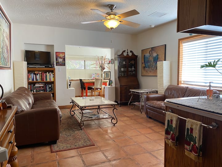 Old Town Home Cottonwood, AZ Wine Country Lodging
