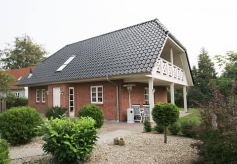 Beach house - near to train to Copenhagen.