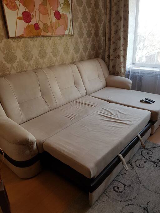 Дополнительное спальное место еврораскладушка.