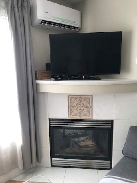 Top Airbnb: Comfortable Family Home -YVR (2 adults +kids +pet) in Richmond