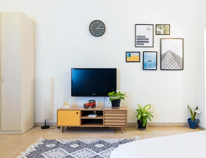 Large Studio | Garden | Carmel Market | By Peraia - Israel