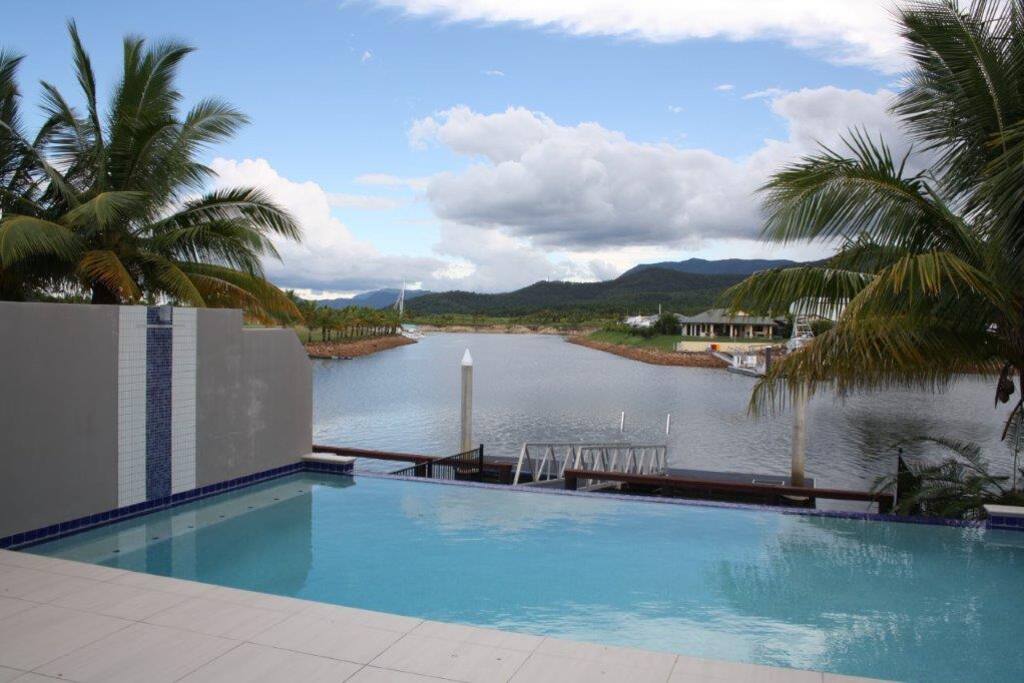Pool and Pontoon
