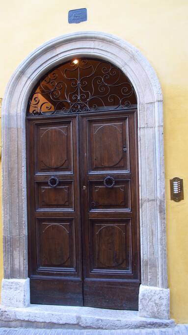Portone del palazzo