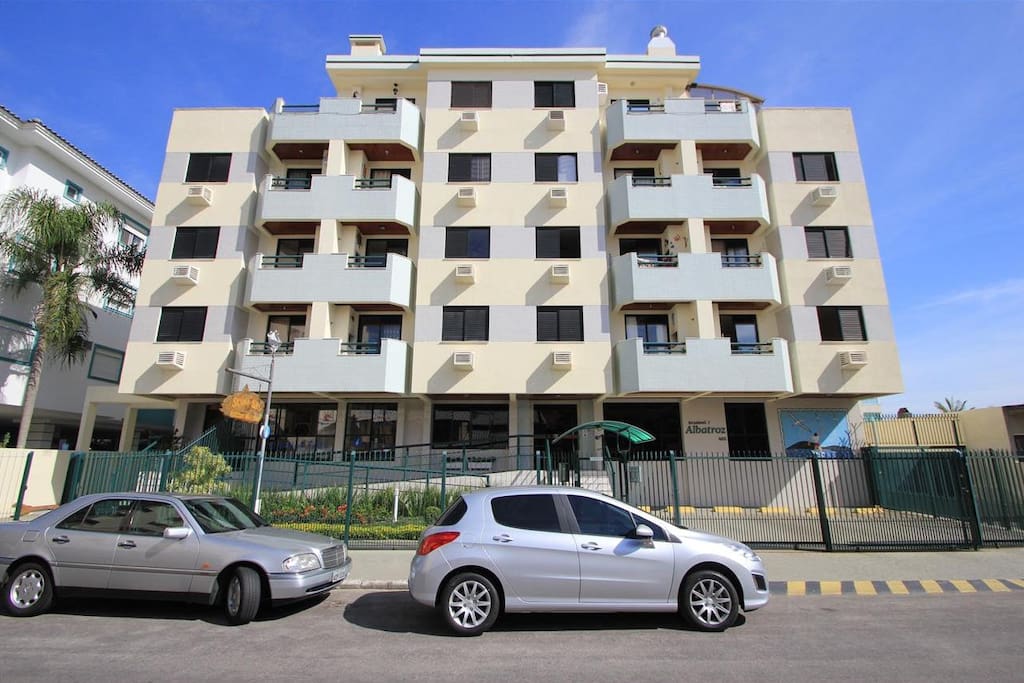 EDIFICIO ALBATROZ FRENTE