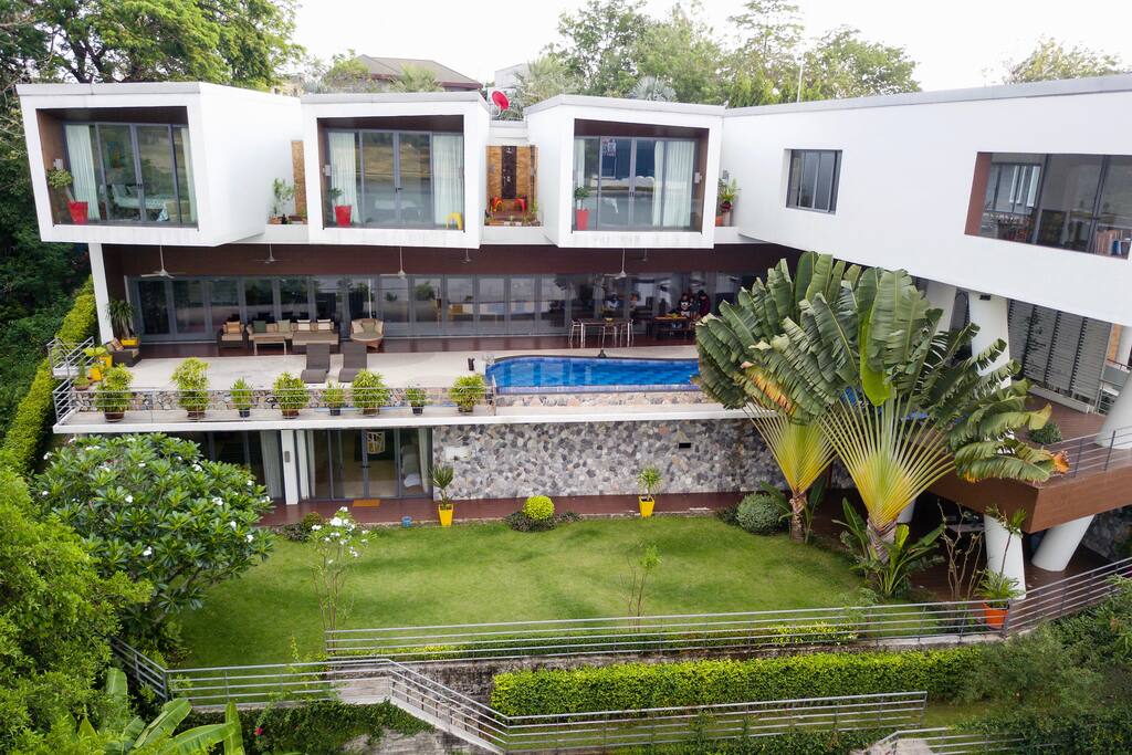 Aerial View: "A LOT bigger and nicer than in pictures"