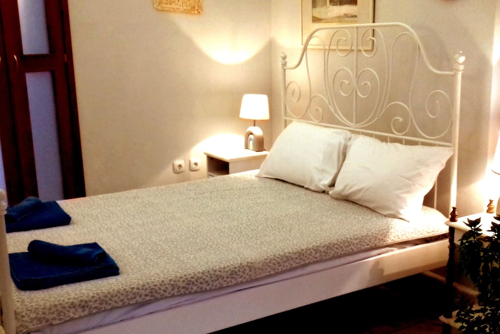 A full-size comfortable double bed with luxury linen and beautiful
soft lighting is perfectly placed in a quiet spot to the rear of the
living area. There's also a double sofa-bed, and we have a cot and
baby stroller if you need them. Just ask for anything you need.