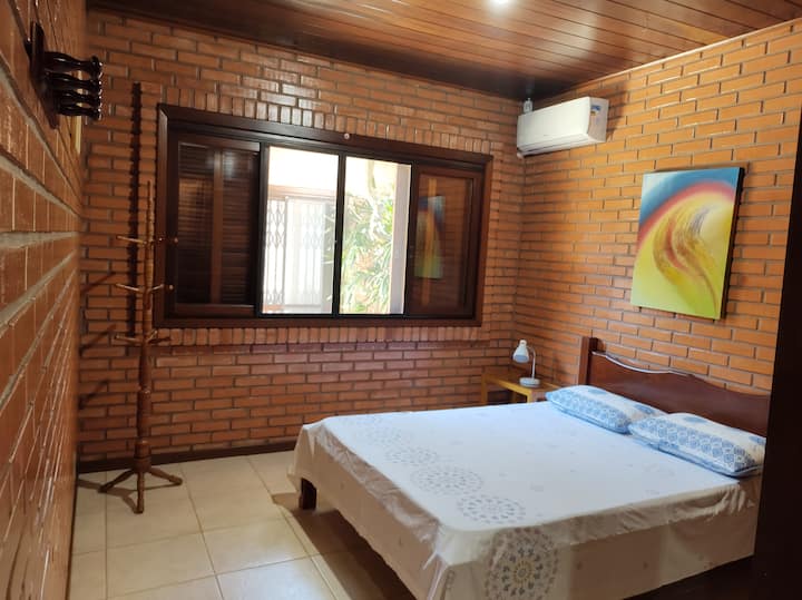 Стая номер 1.  Състои се от традиционно двойно легло и баня. ( самостоятелна баня).