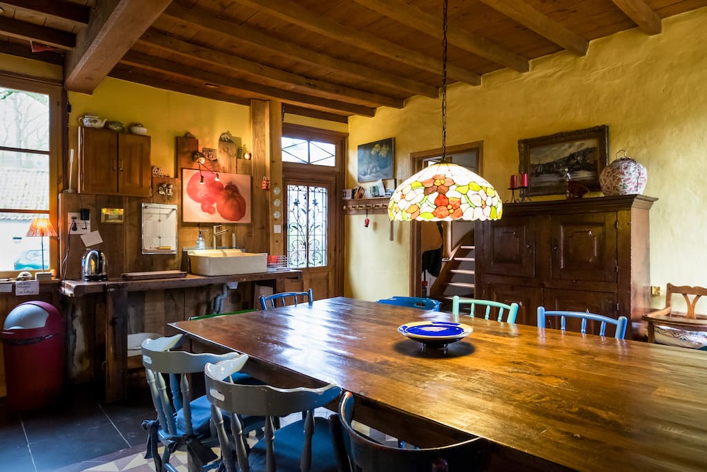 A table dans la cuisine