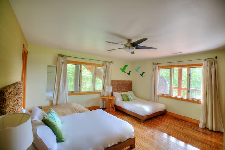 Kids Bedroom - 'Abaca' has 2 full size beds, single fold out bed, TV, and an ensuite bathroom with shower.