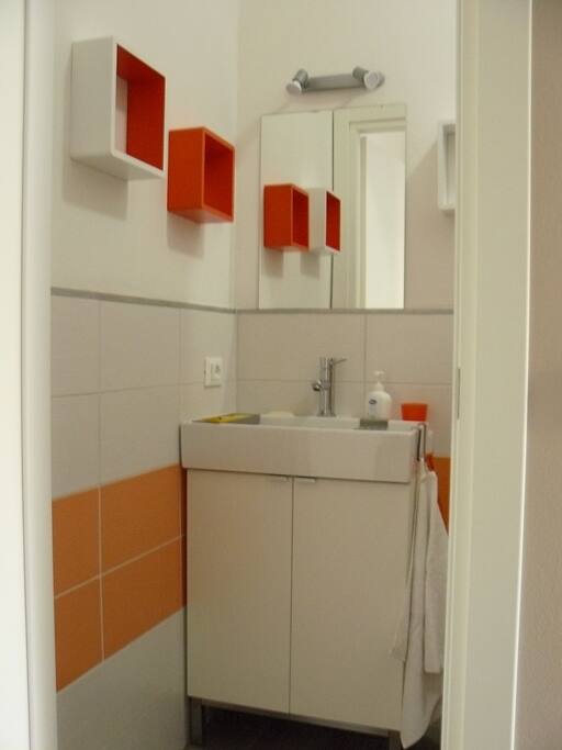 Bagno con asciugacapelli