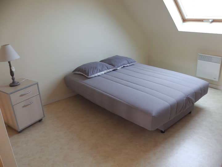 Habitación con cama de 140