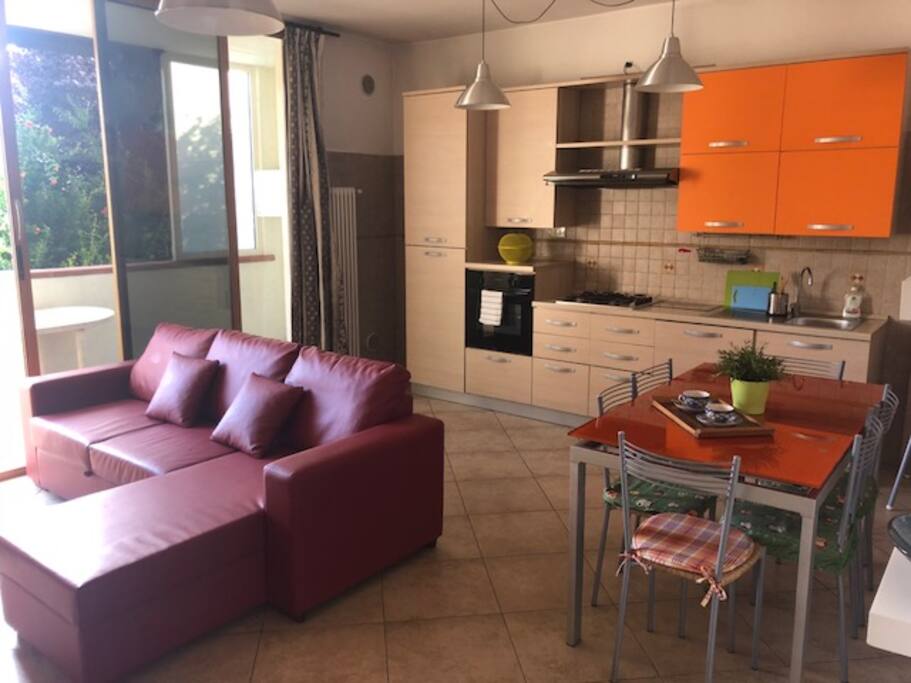 salotto con cucina