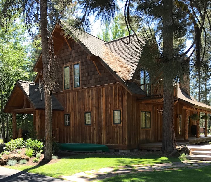 Rustic cabin on the Big Deschutes River Cabins for Rent in Bend