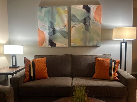 Heart of Notre Dame|King Bed|WiFi|Gym|Shuttle Bus