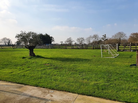 Entire home in the countryside 10 minutes from A11