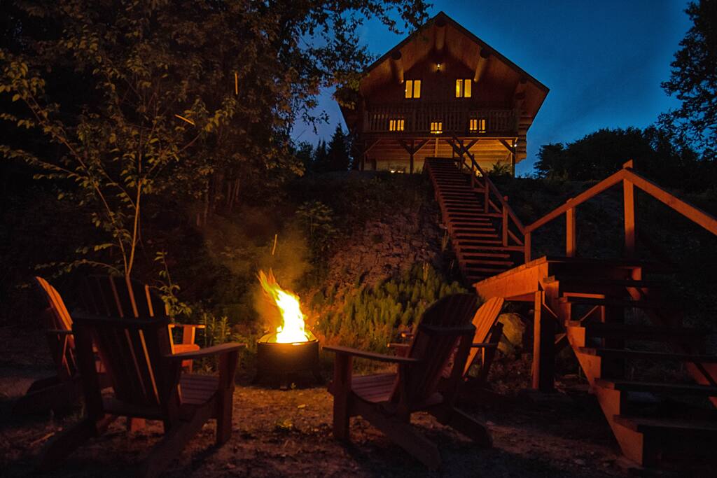 Quoi de plus agréable qu'un feu de camp par une belle soirée d'été ?