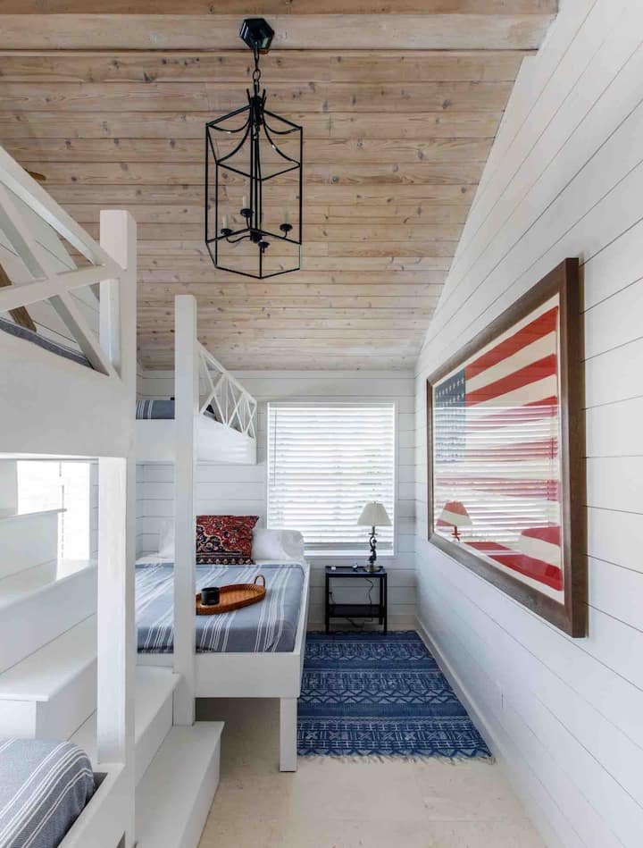Bunk Bedroom- 3 Twin XL’s & a Queen Size Bed