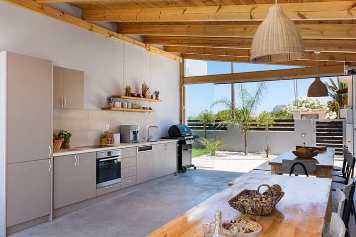 Evilio Suites, Inspired Family Retreat gallery image 3