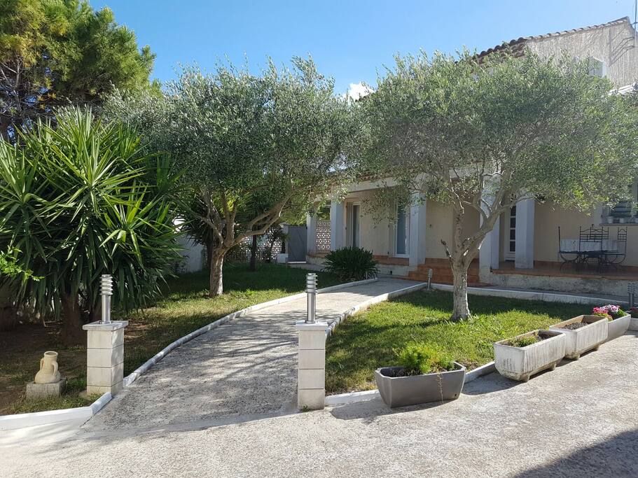 Villa sans bus avis dans quartier calme et familiale