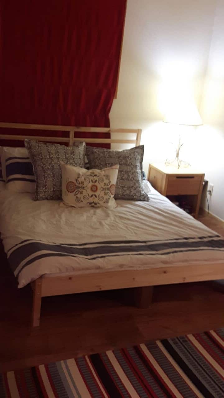 3rd bedroom features queen bed and single bunk bed, sleeps 4