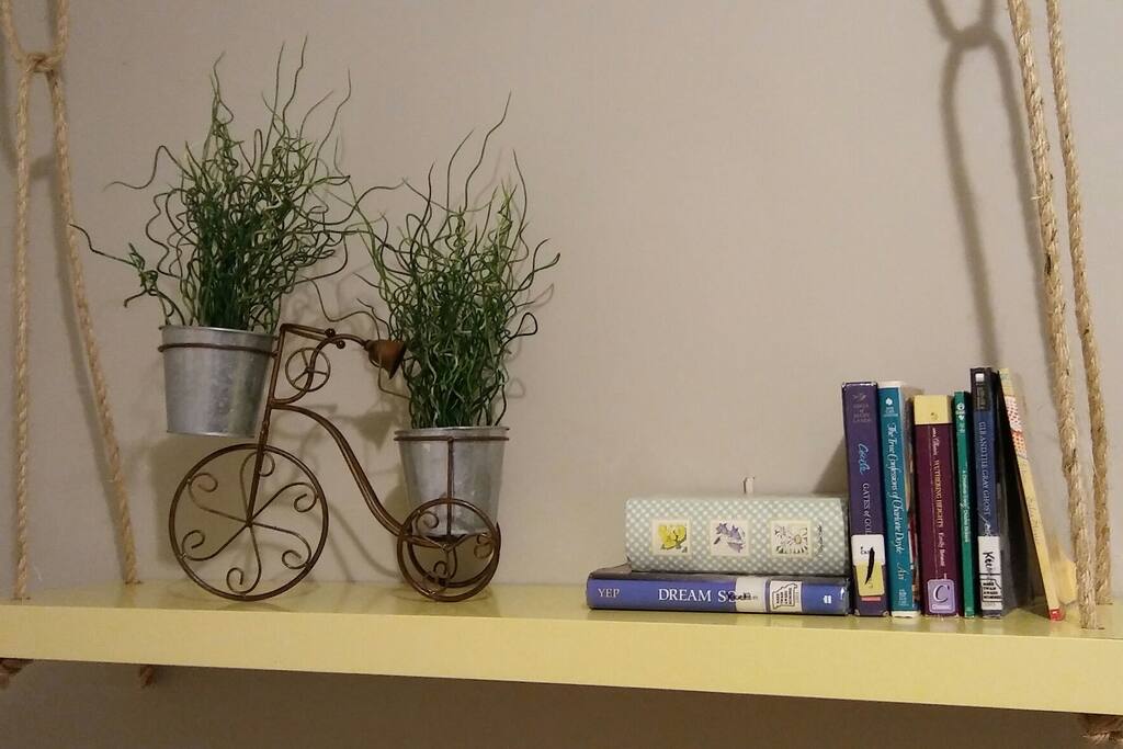 Beautiful wall hanging shelf