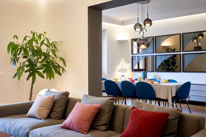 Ponte Vecchio Deluxe Apartment gallery image 5