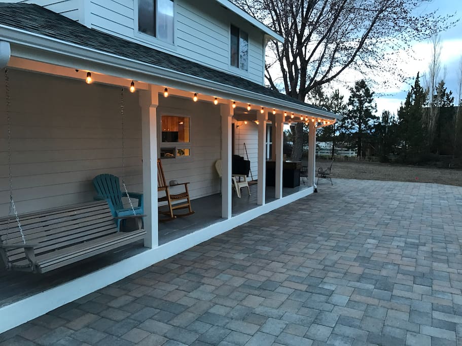 Over 2500 square feet of beautiful outdoor patio space with majestic views of Smith Rock.