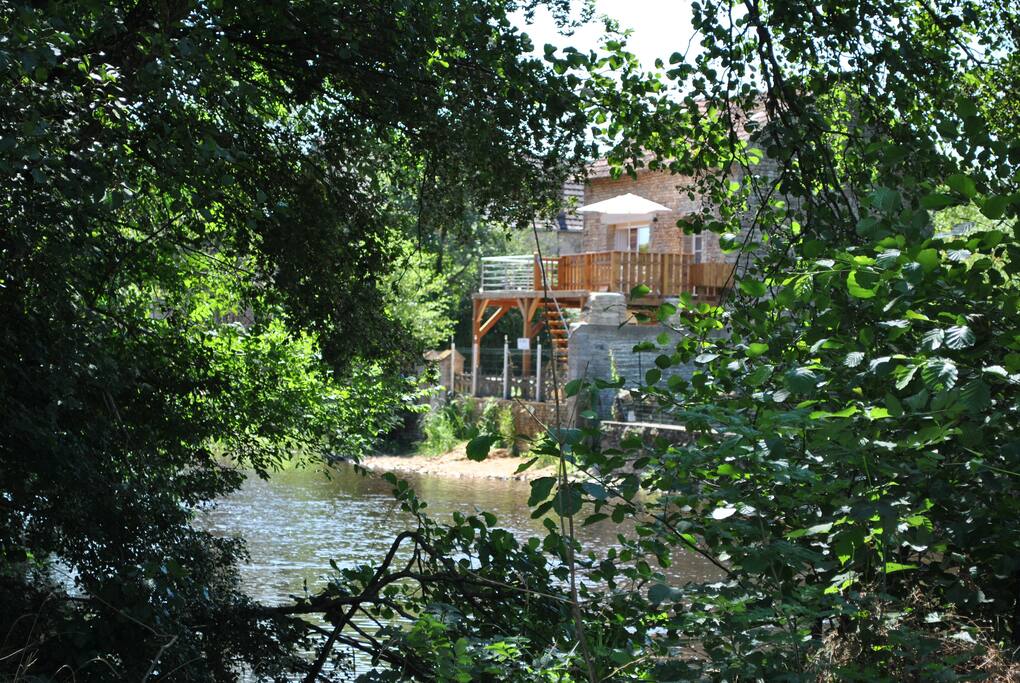 Maisonnette au pied de l'eau