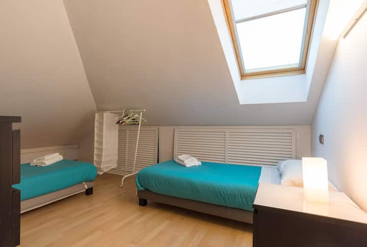 Q8. Bedroom 8 on loft floor.