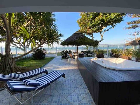 Beautiful beachfront house on Costa Esmeralda in SC