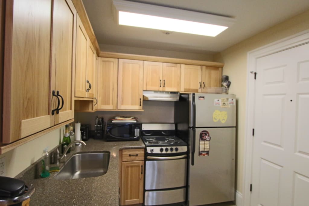 Full kitchen
