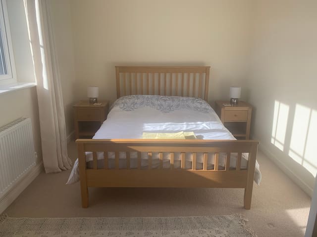 Lovely Double Bed Near Mansfield & Sherwood Forest