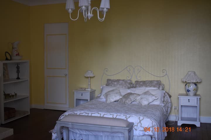 Chambre 2 - განათებული King Size