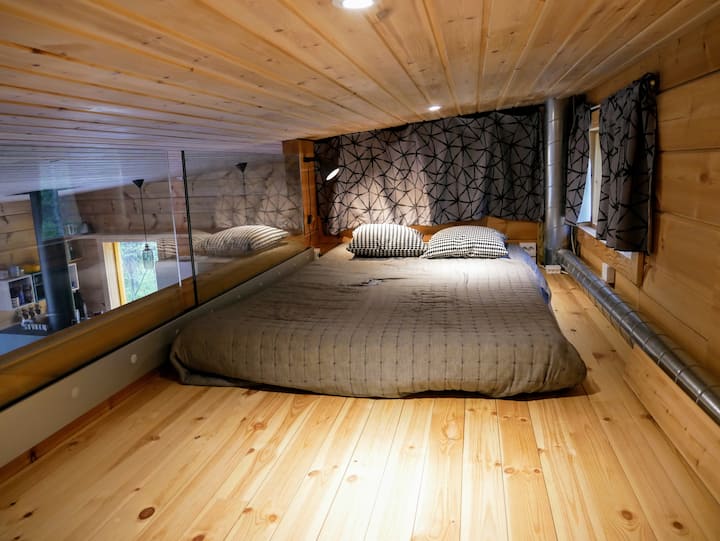 The upstairs loft sleeps another two people.