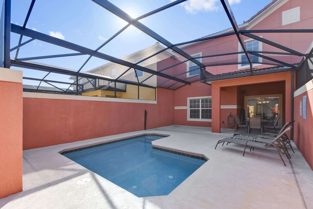 Sun, crystal clear waters, private, screened deck. Just imagine you and your family enjoying this private haven in the sun on your next vacation!