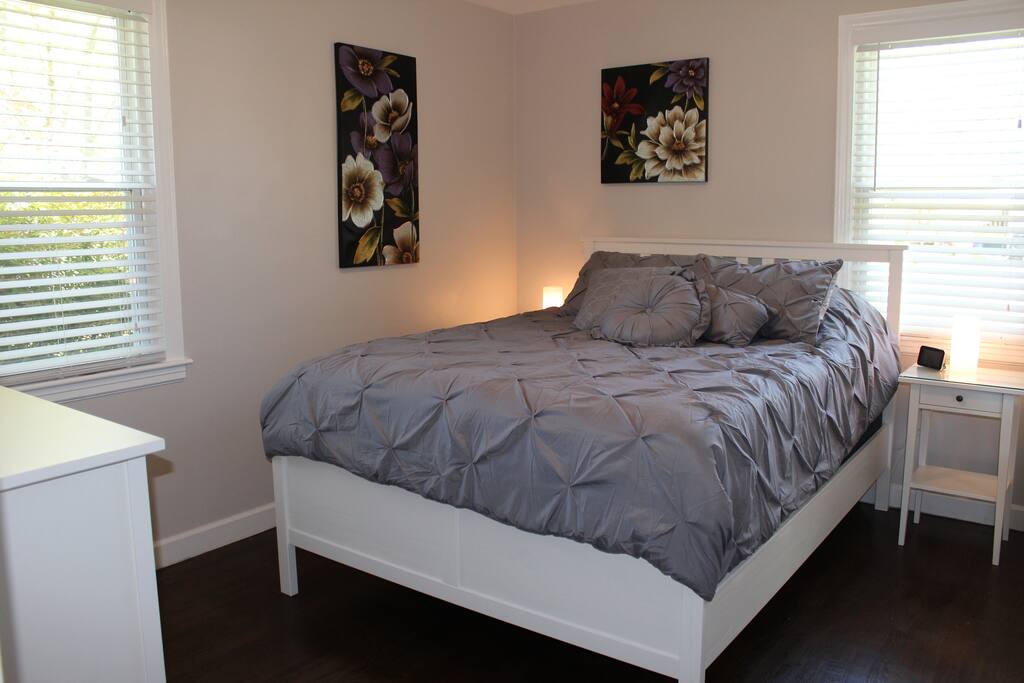 Queen bedroom